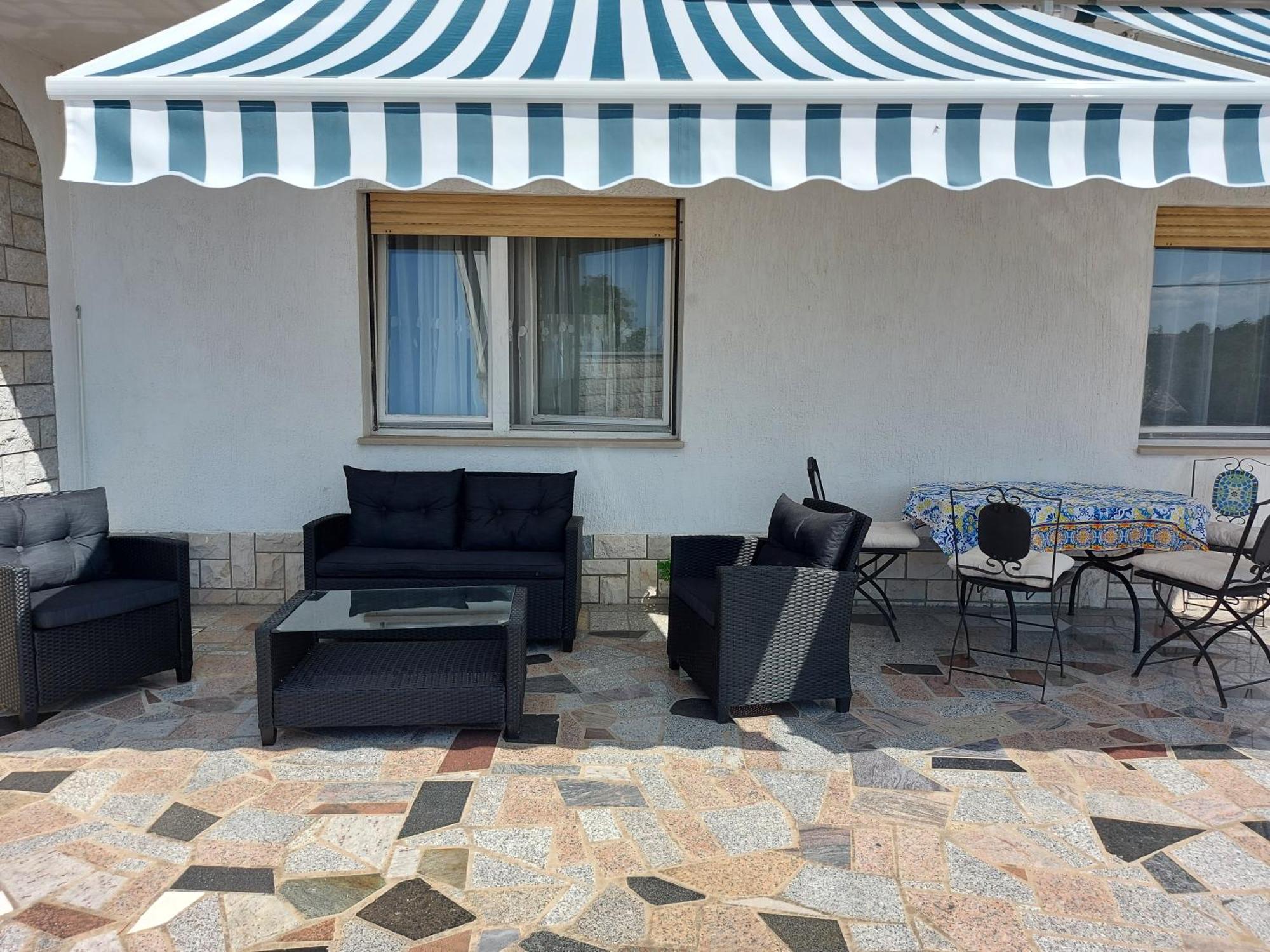 Apartment Mediterranean Garden リエカ エクステリア 写真